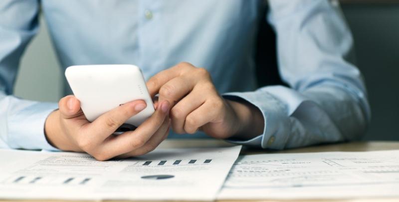 Envio de dados fiscais via smartphone para simplificar obrigações tributárias com Dootax.