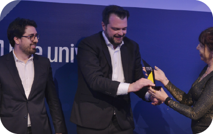 Profissionais de negócios em evento de lançamento do Dootax, solução de gestão fiscal e tributária para empresas no Brasil.